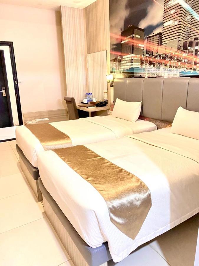 Os Hotel Tanjung Uncang Sagulung Exterior photo