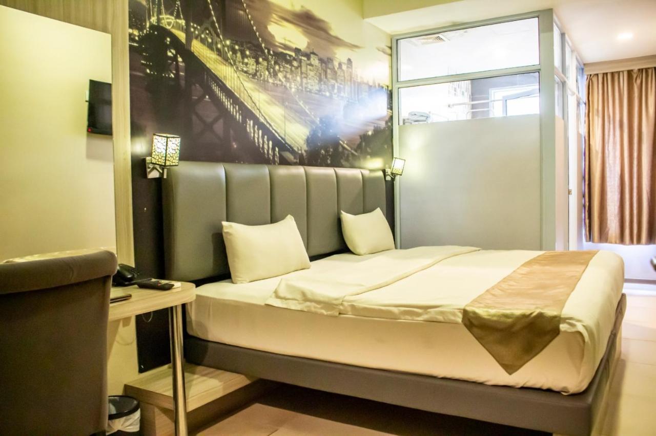 Os Hotel Tanjung Uncang Sagulung Exterior photo