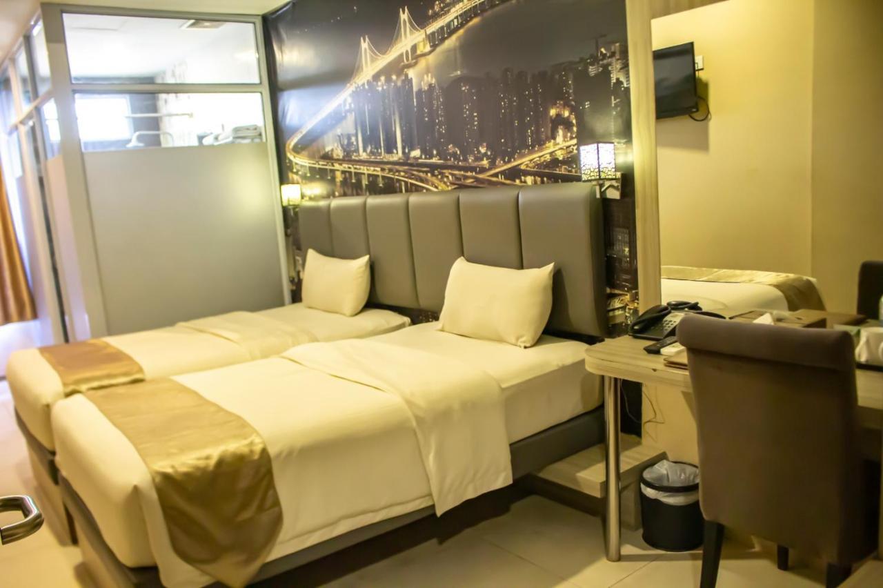 Os Hotel Tanjung Uncang Sagulung Exterior photo